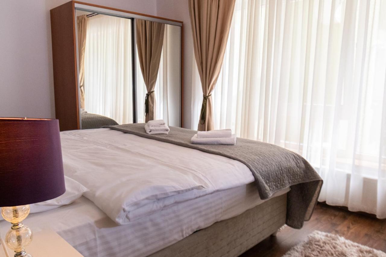 Nature Apartment - Minutes Away From The Old Town And Afi Mall Μπρασόβ Εξωτερικό φωτογραφία
