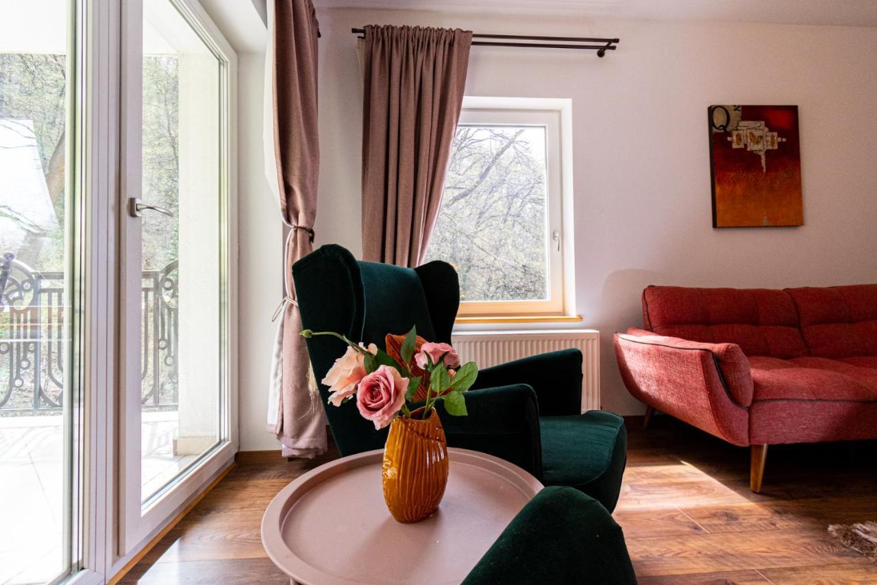 Nature Apartment - Minutes Away From The Old Town And Afi Mall Μπρασόβ Εξωτερικό φωτογραφία